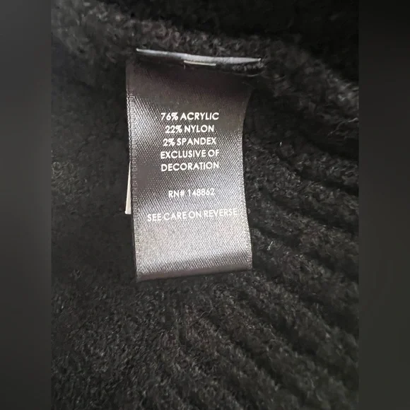 Torrid PULLOVER CREW NECK SWEATER Black Star Lips Plaid Plus size 2 - Picture 8 of 9